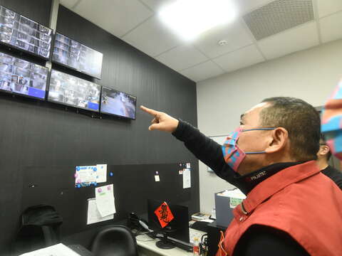 防疫旅館業者向市長說明旅館內部防疫管控機制