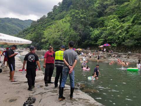 民眾在從事水域遊憩活動時除遵守當地相關規定外，評估當地環境後再進行水域遊憩活動以策自身安全