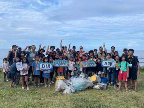 深澳Rail Bike響應淨灘拚環保，以實際行動守護海岸風貌及珍貴海洋資源。