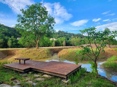 运用贡寮环保公园既有环境资源，塑造地景体验场域