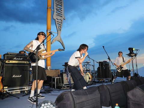 擅長用音樂傳遞情感的「帕崎拉PACHILA」，唱出每個階段面對迷惘的心境。