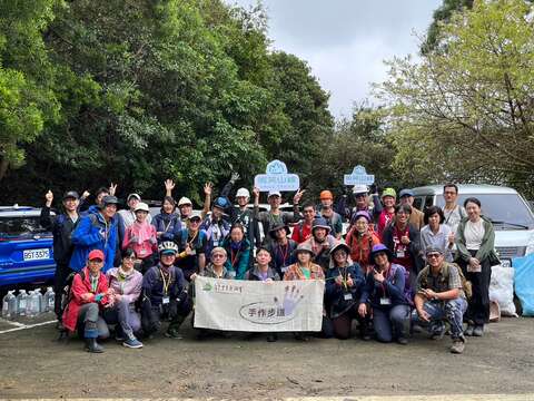 新北市观旅局携手千里步道协会和山径志工周日办理微笑山线大栋山手作步道活动（113年活动资料照）