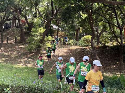 探旅新北定向越野带领跑者穿梭淡水古蹟，沿途探索一滴水纪念馆体验历史之美。