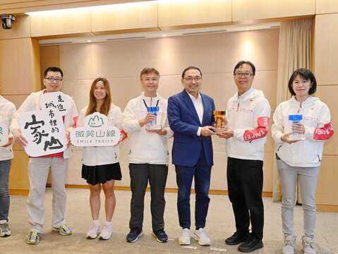 114年9月10日市政会议献奖