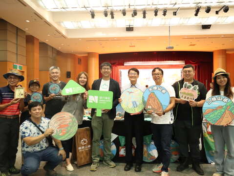 現場也有微笑山線在地夥伴共同推廣，走進山林探訪小鎮