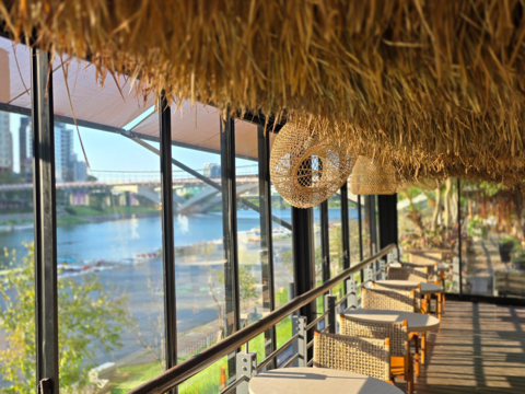 碧潭餐饮游憩区也同步盛大开幕,汇聚咖啡轻食、主题餐饮及特色商品等,并推出多重优惠活动。