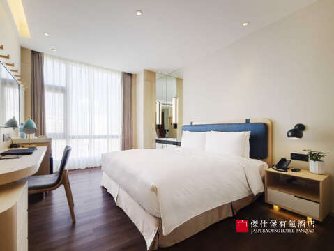 「傑仕堡有氧酒店」推出旅展優惠限定平日住宿券(含早餐)每張2500元(原價3200元)，讓旅人以優惠價格體驗舒適住宿與優質服務。