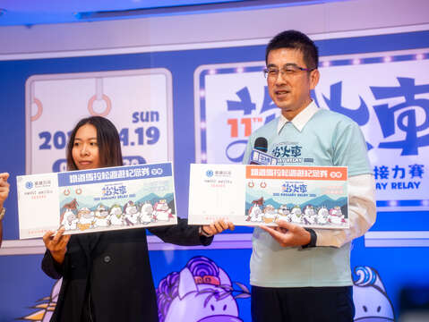 2026鐵道馬特別與臺鐵公司合作推出「鐵道馬拉松週遊紀念券」，讓追友們在接力之餘能搭乘火車暢遊雙溪、貢寮。