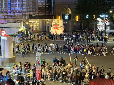 在警察与义交以及观光旅游局与交通局相关单位的通力合作下，活动期间整体交通运作顺畅，周边动线维持良好秩序