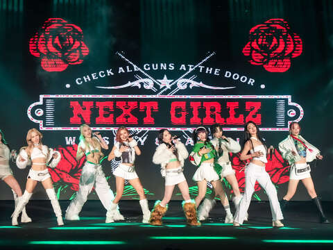 HUR+充滿爆發力的舞臺魅力，緊緊抓住全場目光！