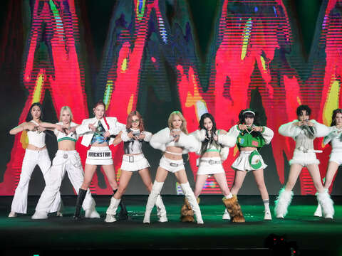 「人氣女團」HUR+演唱〈BLOODY MARY COWBOY〉、〈有毒不回〉、〈不然等等〉及〈Baddie〉等作品