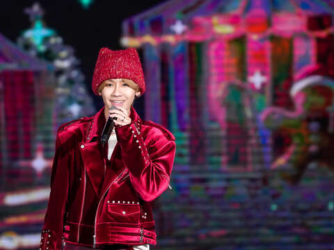 鼓鼓呂思緯耶誕限定版的個人驚喜歌曲〈聖誕之吻〉。