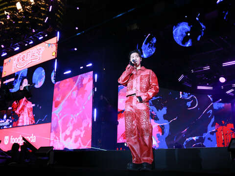 高爾宣OSN熱力接續，以〈Do it all again〉及〈Good Evening〉登場，掀起新一波高潮。