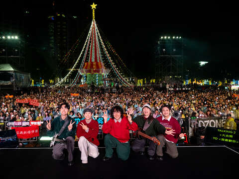 芒果醬Mango Jump一連帶來〈抱歉〉、〈九彎十八拐〉和〈我喜歡你〉等歌曲，以招牌的青春