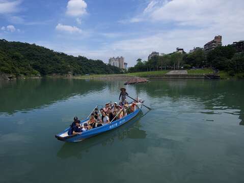 新店碧潭擺渡賞螢，獨特生態旅遊體驗(圖為資料照)