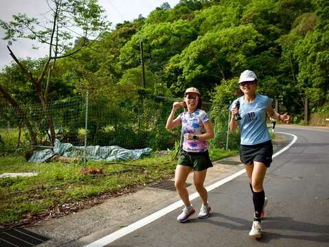 跑者挥洒汗水，认真训练。(图为2025活动照)