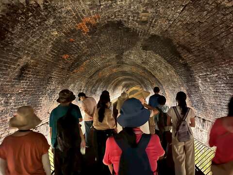 三貂嶺友善隧道串聯山林與鐵道風光，打造低碳療癒旅遊體驗。