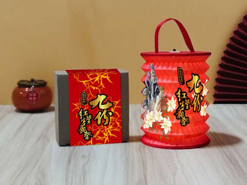 參加活動電子解謎活動或報名週末提燈夜遊行程，都有機會獲得霹靂布袋戲聯名造型小提燈，數量有限，歡迎民眾踴躍參與。