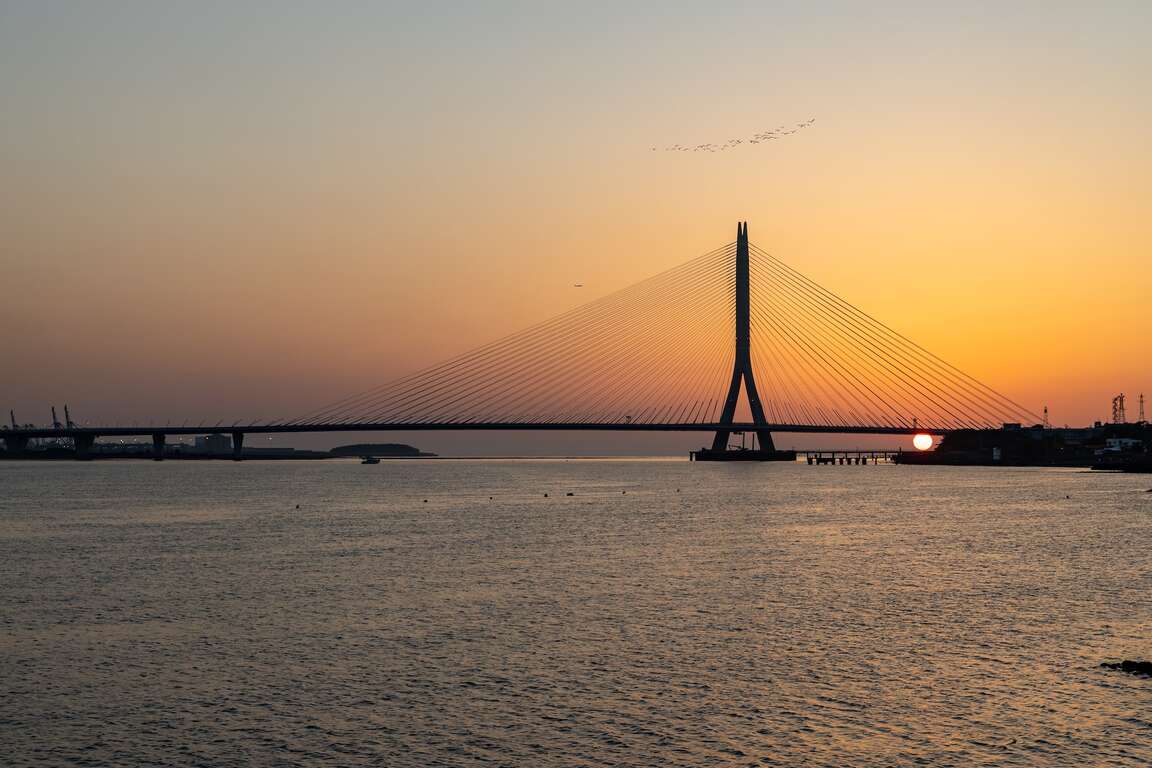 串起淡水與八里的淡江大橋
