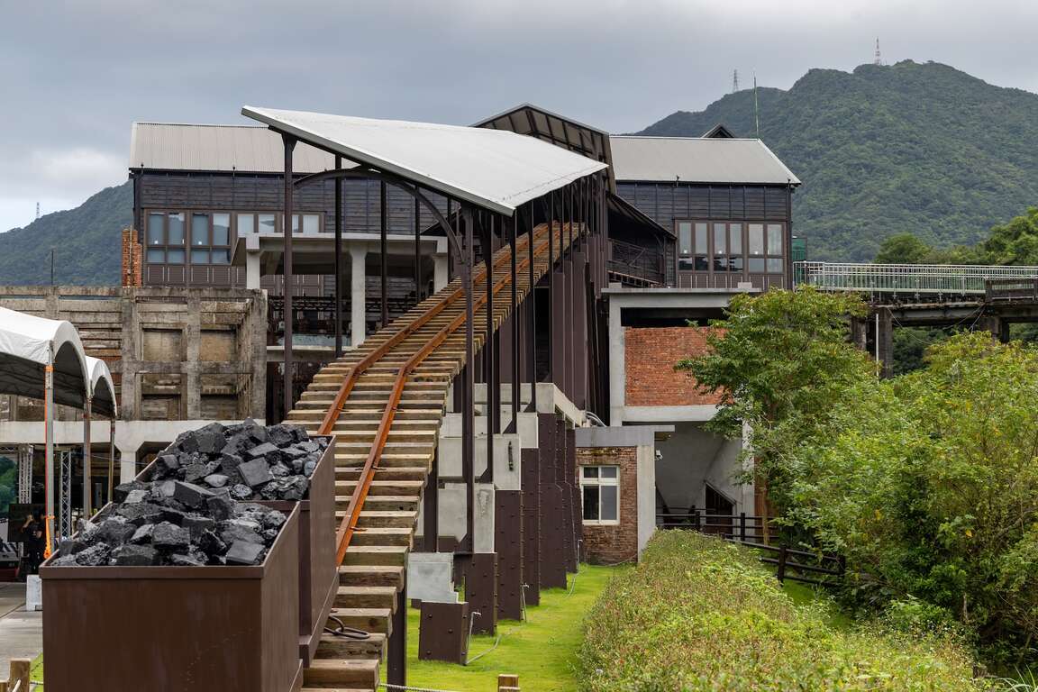 瑞三鑛業整煤廠-本礦運煤斜坡道全景