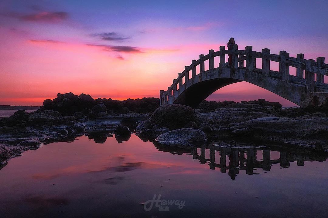 이 다리를 건너면 더 많은 미지의 아름다움이 있어요