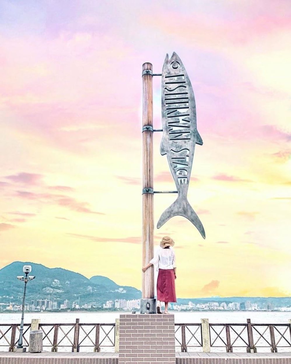 夕日、ビールとバーベキュー、今月に淡水はとても賑やかです！