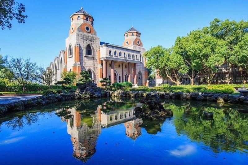 신입생이 입학할 때 늘 학교에 대해 많이 기대합니다.