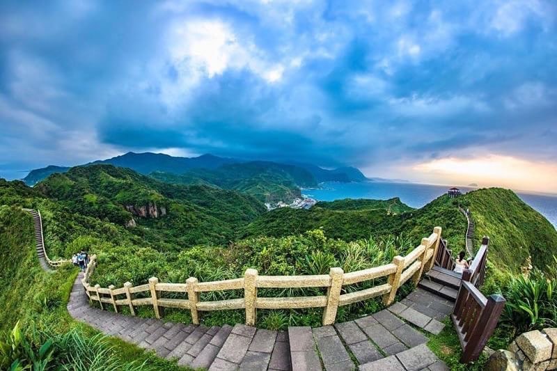 あまり時間をかからず、歩き道の途中に山も海の風景が見れて本当に最高です！