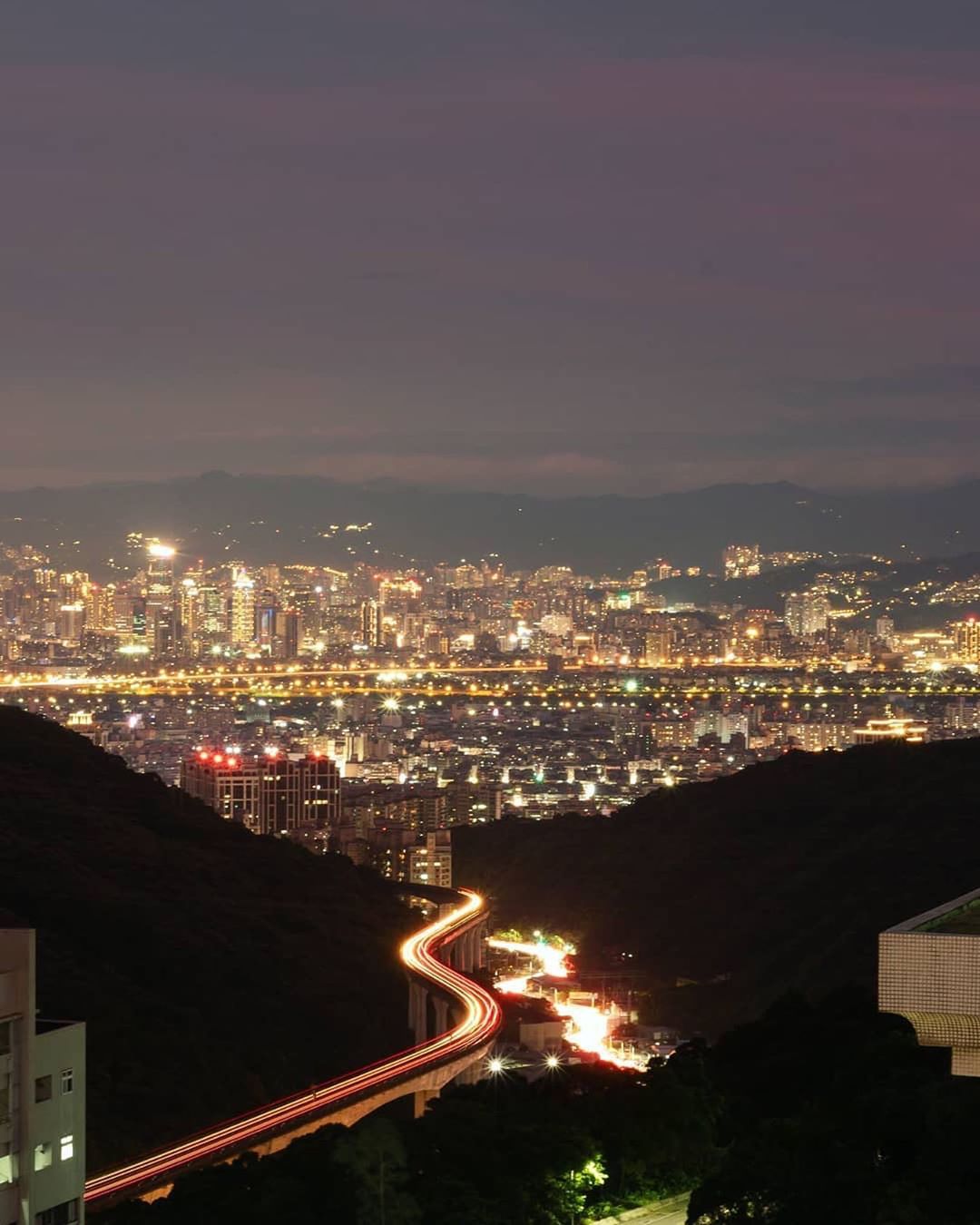 山のほうに行く。