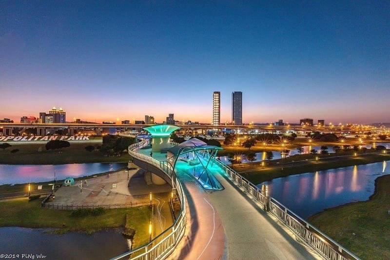 노을이 천광챠오(辰光橋, 신광교)와 함께 있어 로맨틱하네요❤