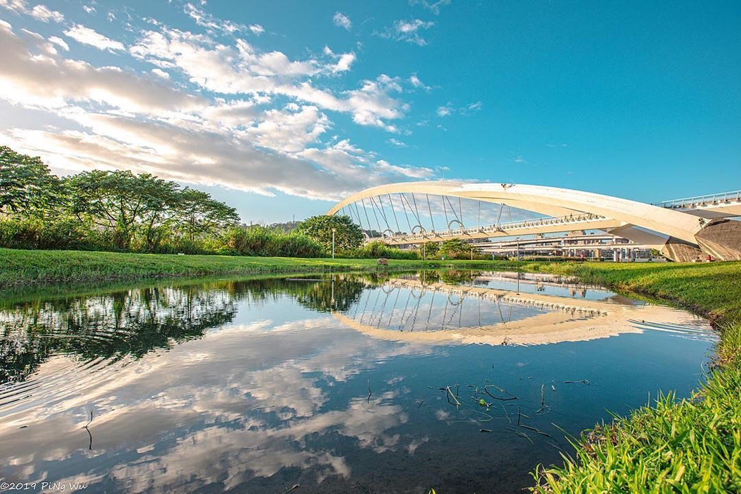 ポジティブな態度で人生に向き合うとしたら、すべての不愉快さも解消するでしょう。