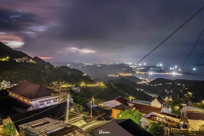 새해 전날 밤에 지우펀에 가서 따뜻한 차를 마시면서 야경을 보는 것도 나쁘지 않은 체험이에요