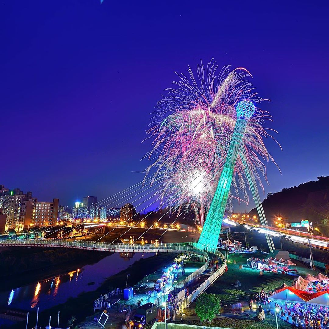 煌めく星空まで歌いたいです。 ⠀璀璨的星空，也想高歌一曲！