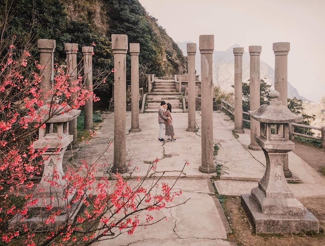 Whether you are in a relationship or single, you should plan a customized travel for yourself！