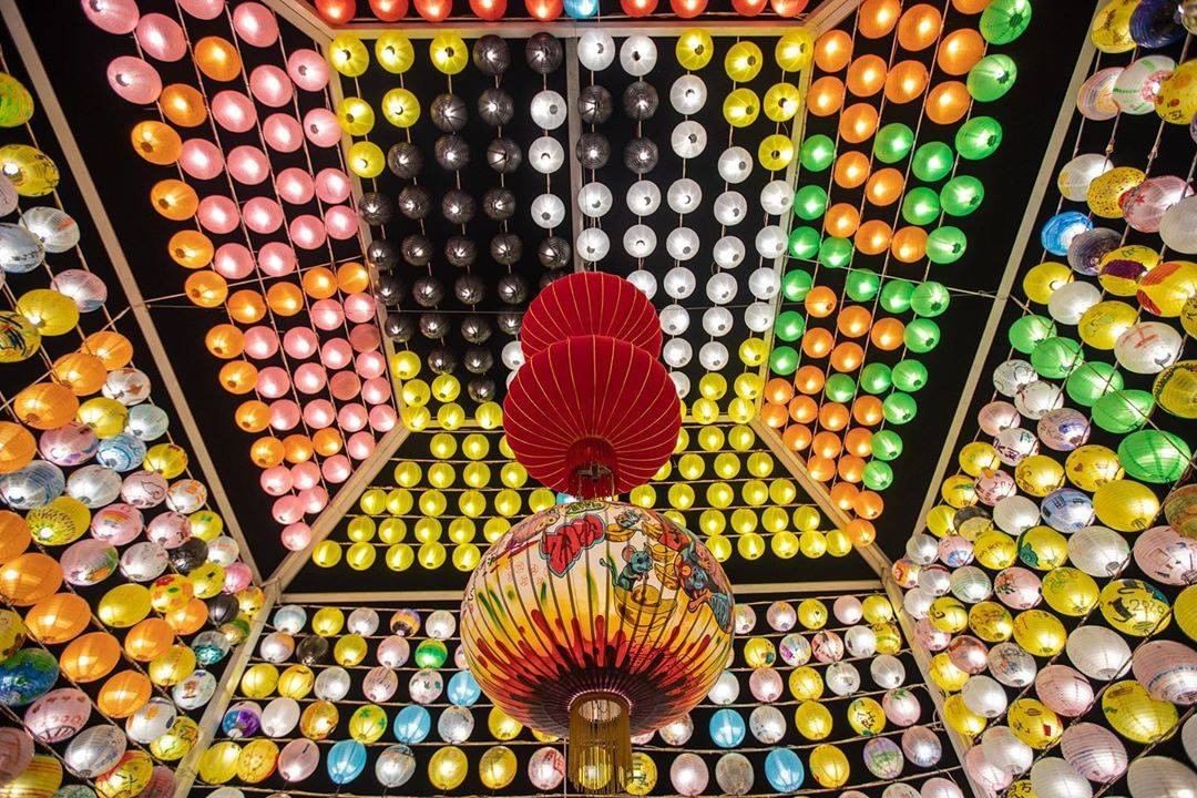 Have you been to the time-limited installation art made up of hand painted lanterns at Guangxing temple, Sanxia?