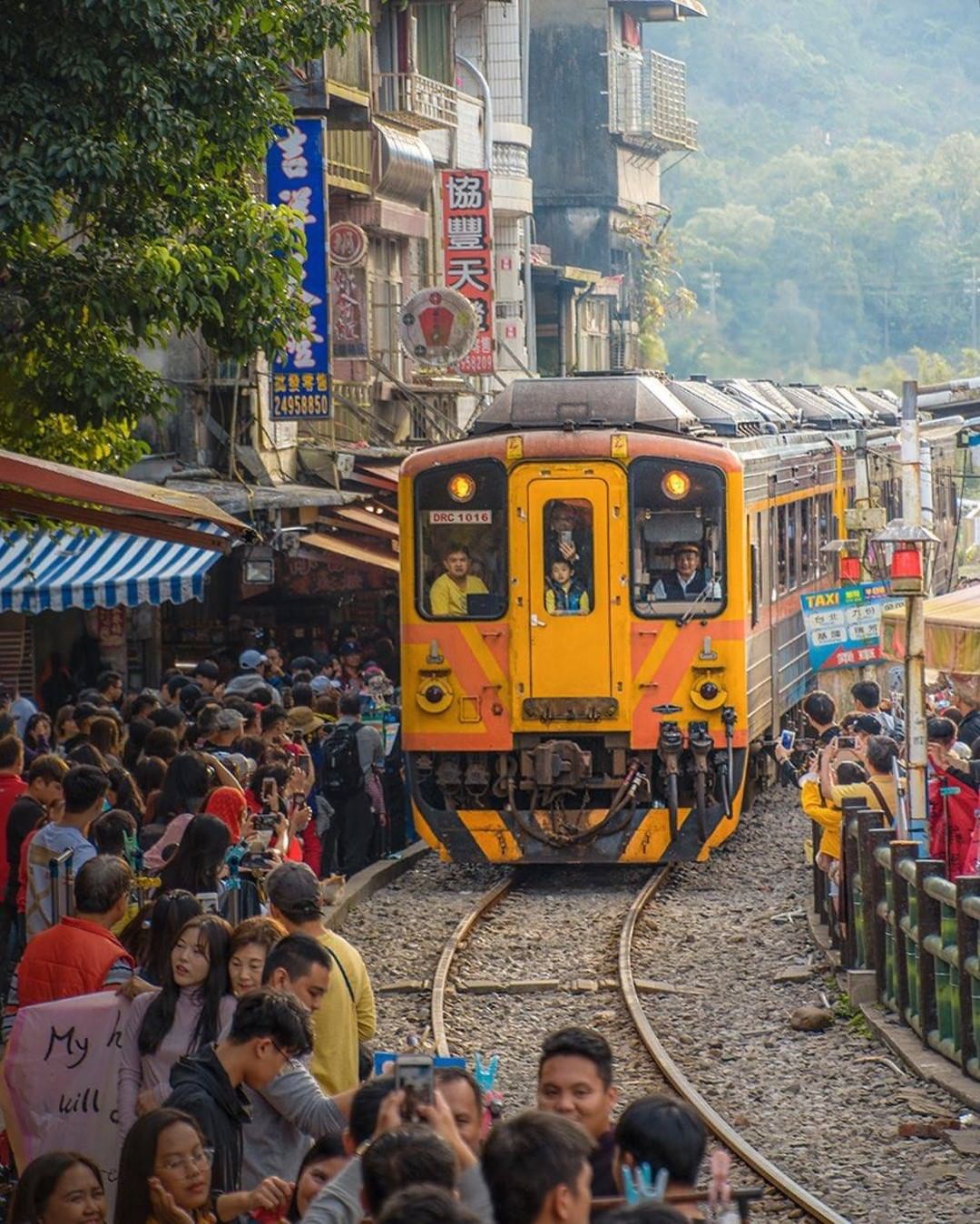 The richness of PingXi is so heartwarming.