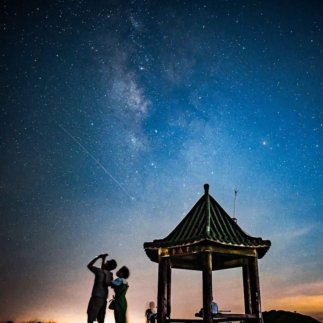 夏季最浪漫的銀河，你捕捉了嗎？快來寂寞公路的不厭亭看星空吧