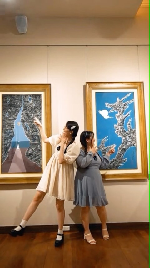 淡水新地標！ 整幢白色的洋房，外觀與內部裝潢好典雅，旋轉樓梯也超級夢幻，隨處拍都好看，假日找時間來走走吧~