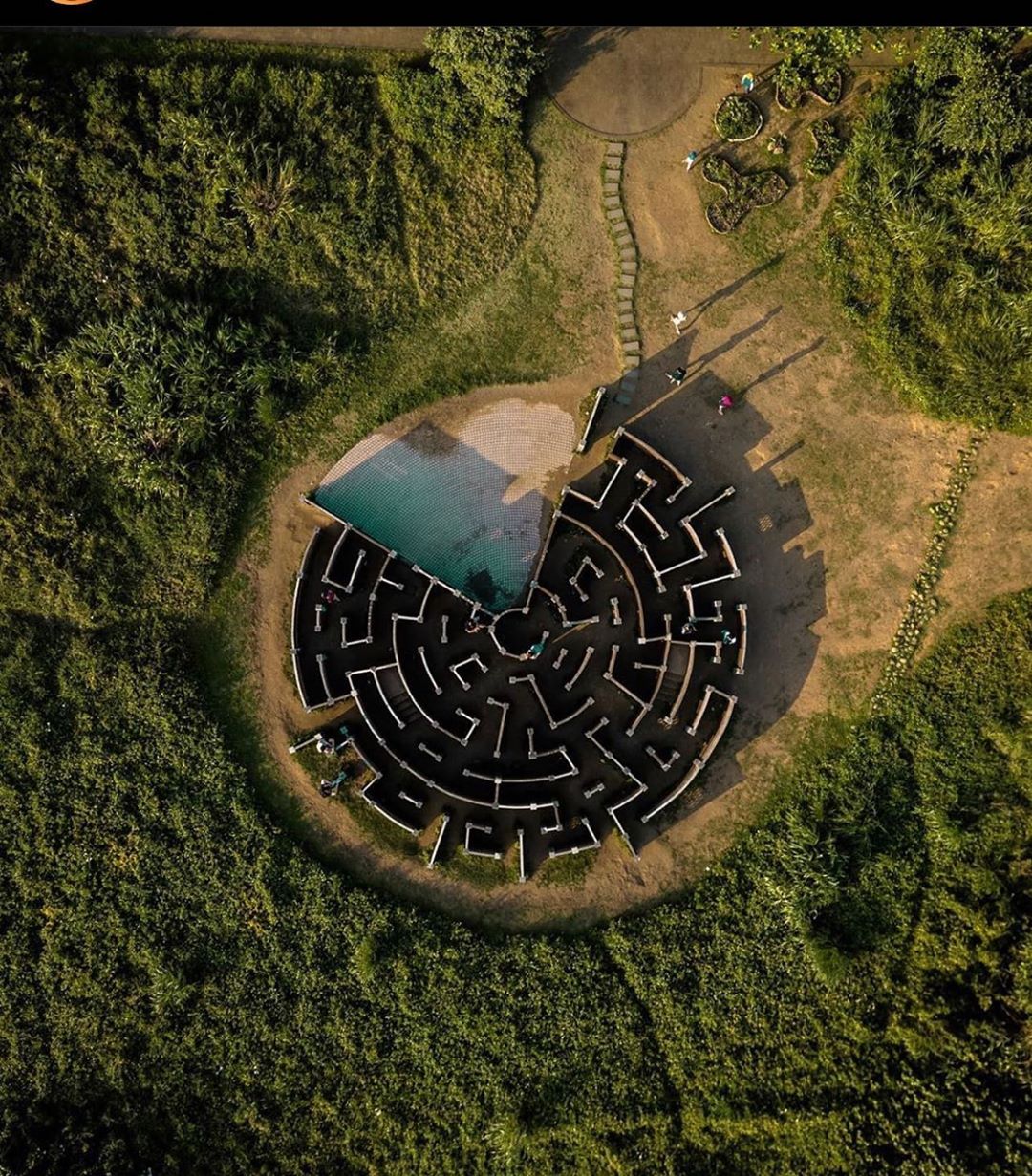 迷宮很小，世界卻很大