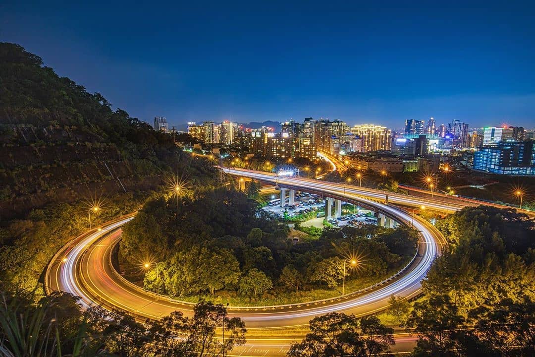 Capturing car light trails, sleepless night in New Taipei City. Eye of Xindian.