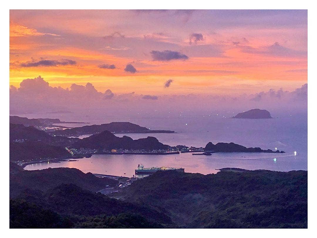 The beautiful scenery is fleeting, cherish every moment you encounter.