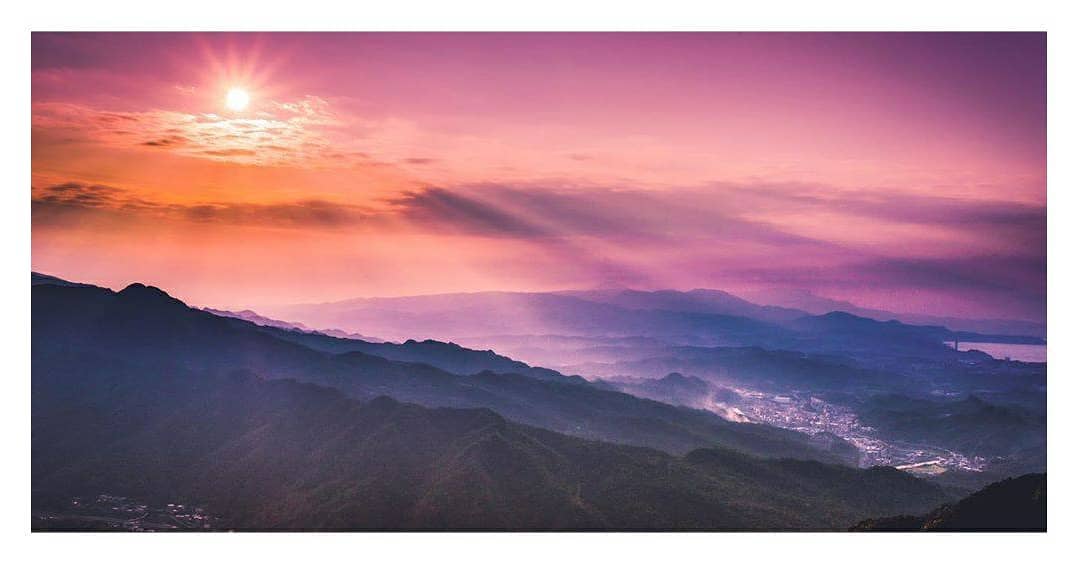 Light up the world-weary Monday with the Buyanting.