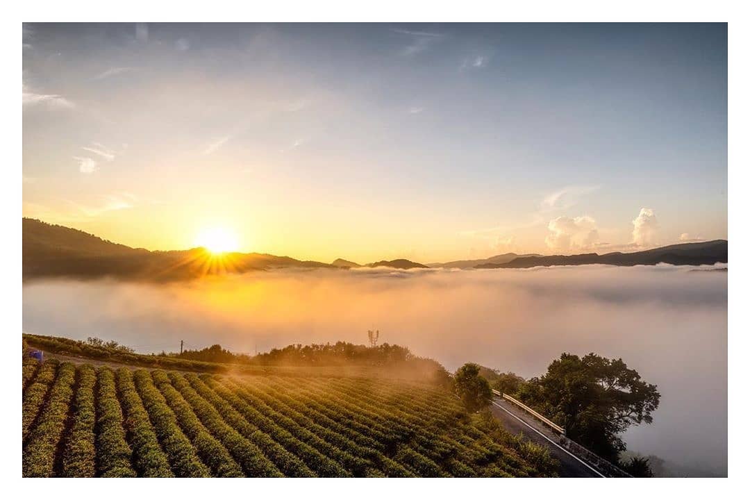 Enjoying beautiful scenery takes time, all the waiting is worthwhile.