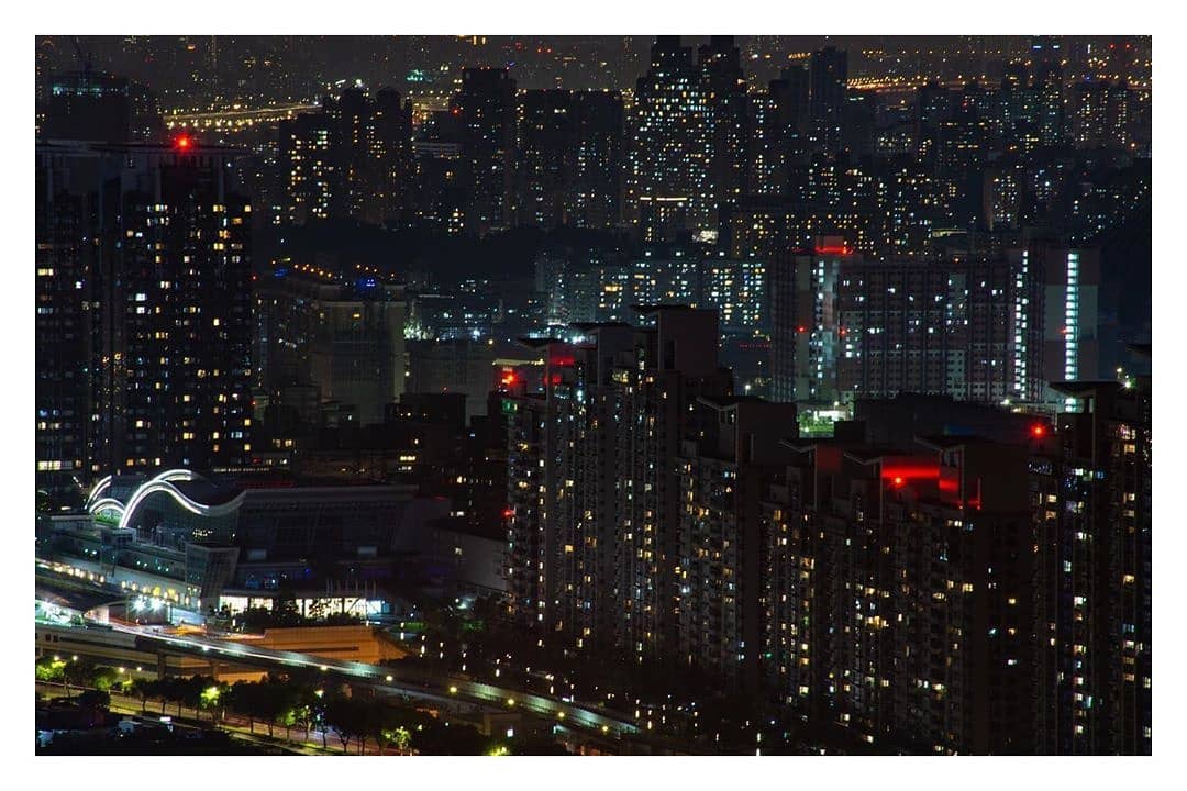 Taipei, the city that never sleeps. Let’s spend the weekend night relaxingly~