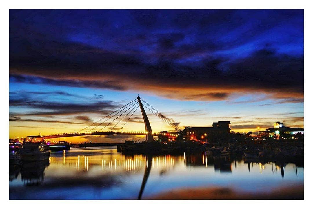 Sunset glow is reflected on the river, never get tired when looking at this beauty.