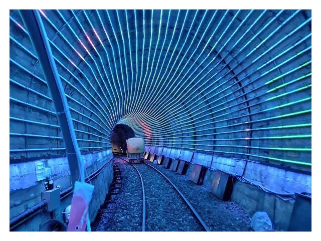 像是進入了時光的隧道，美得令人陶醉。