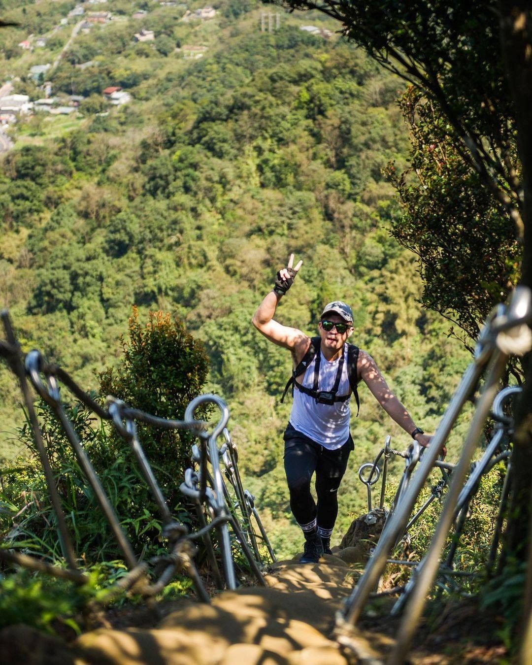 一步一腳印，所揮灑的汗水都將成為眼前的美景。