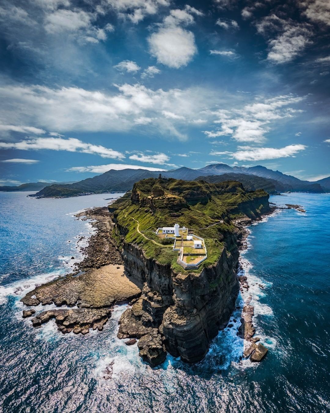 情緒與免疫力有密切的關連，疫情期間做好防疫，也不要過度焦慮唷！既然不能出門，就一起在家欣賞美照吧！