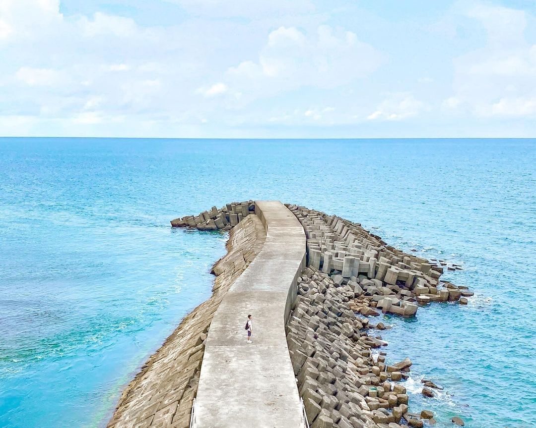 這片廣闊蔚藍的大海，乾淨的沒有任何一點雜質，看著令人心曠神怡 (*‘ v`*)