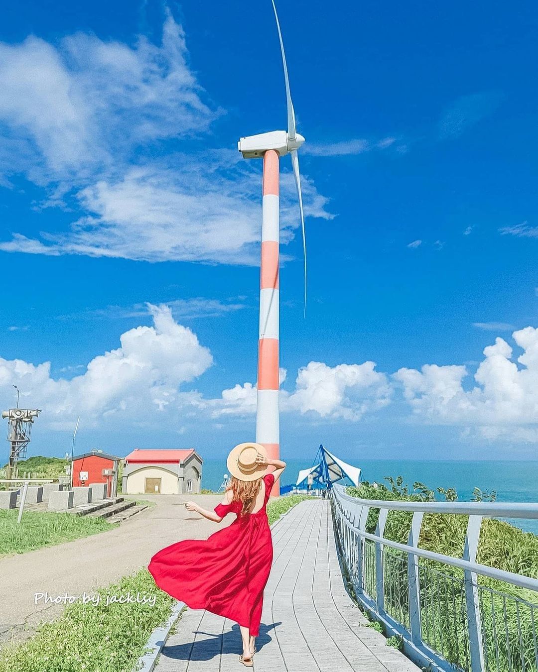 藍天白雲，風光明媚，是個適合來散步賞景的好地方。
